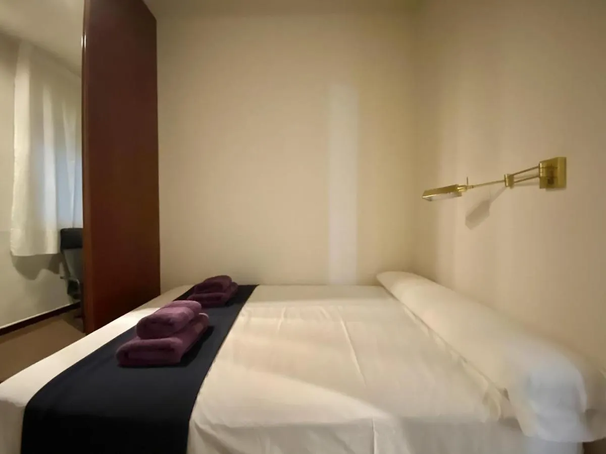 Gold Dreem Les Corts Apartman Barcelona